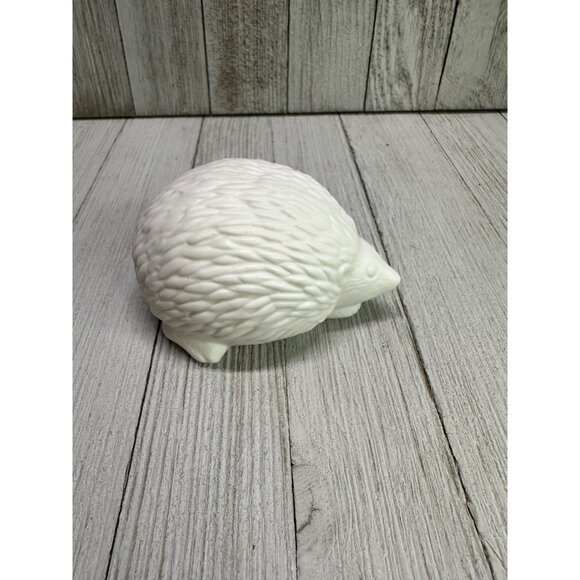 Woodland Twilights Streamline Hedgehog Led Nightlight Porcelain White with Box - Picture 4 of 9